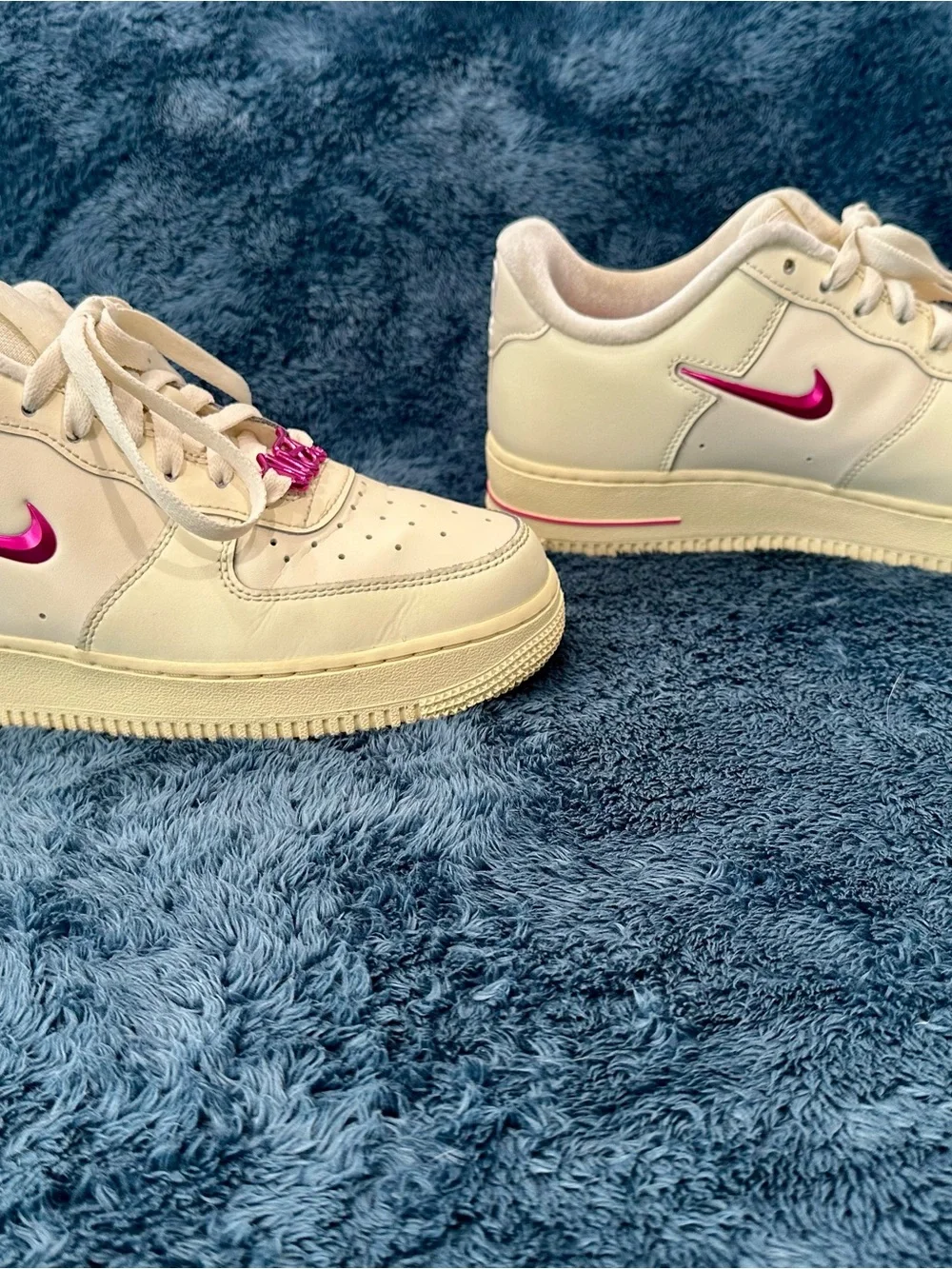 Nike Air Force 1 ’07 SE “Just Do It / Playful Pink with lace charms - Women 8.5